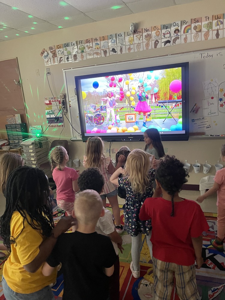 Miss Dopp's Kingsborough Kindergarten Class enjoying our countdown to SUMMER!