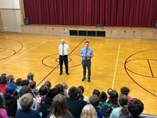 Principal Brian DiPasquale introduces Mayor Vince DeSantis to the fifth graders