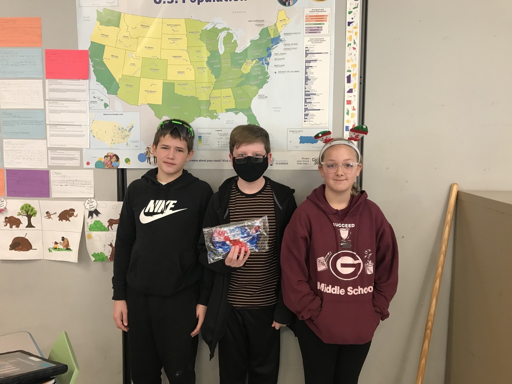 Mrs. Northan’s academic support class held a geography tournament where students raced to identify all 50 states with 100% accuracy. Emmitt Fosmire battled back from an early defeat to place 1st in the championship match vs Anthony Bailey. Grace Davis was third. Congrats to all participants!